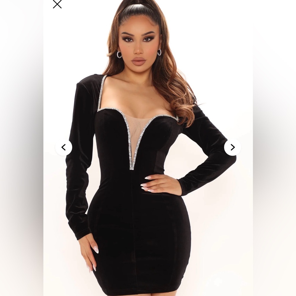 Elegant Black Velvet Dress with Rhinestone Detail
